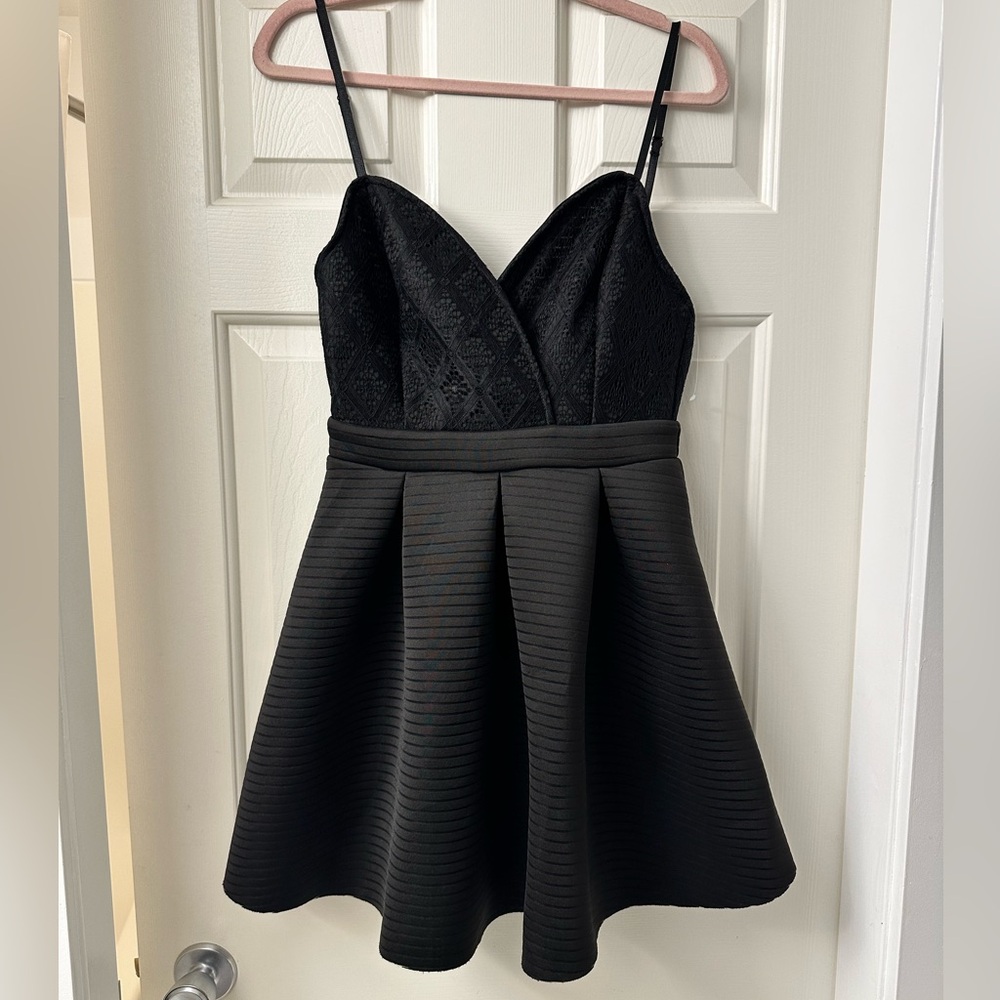 NWT Lovely Girl Chic Black Textured Mini Dress S